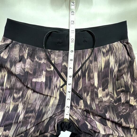 Lululemon Men size Small T.H.E Short 7" Linerless Gold Spice - Picture 4 of 7